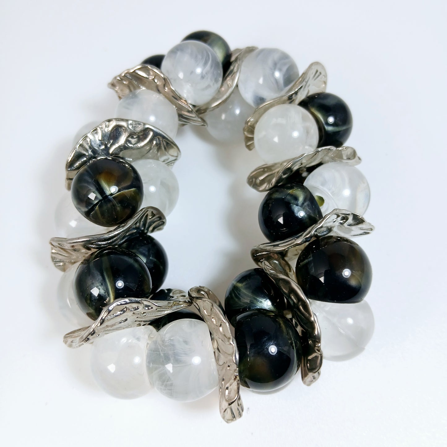 Black & white beaded bracelet